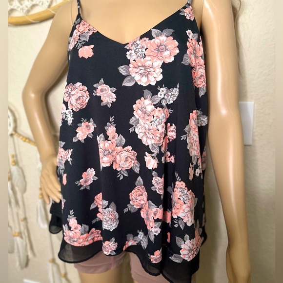 Sweet Wanderer Boho Floral Tank Top - Picture 2 of 5